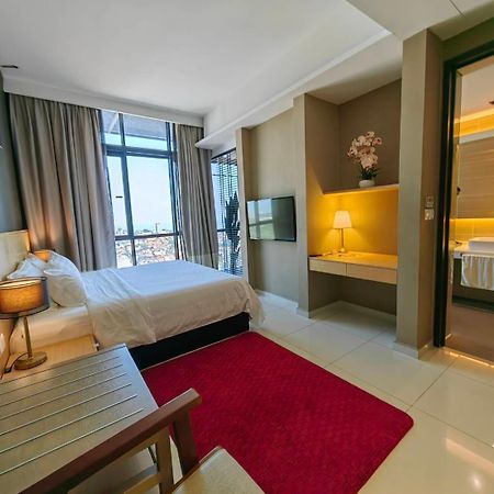 The Honeymoon Haven - 99 Residences Malacca Extérieur photo