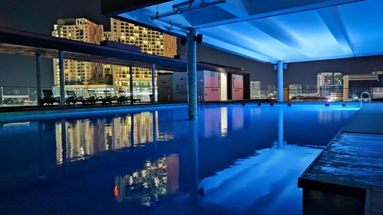 The Honeymoon Haven - 99 Residences Malacca Extérieur photo