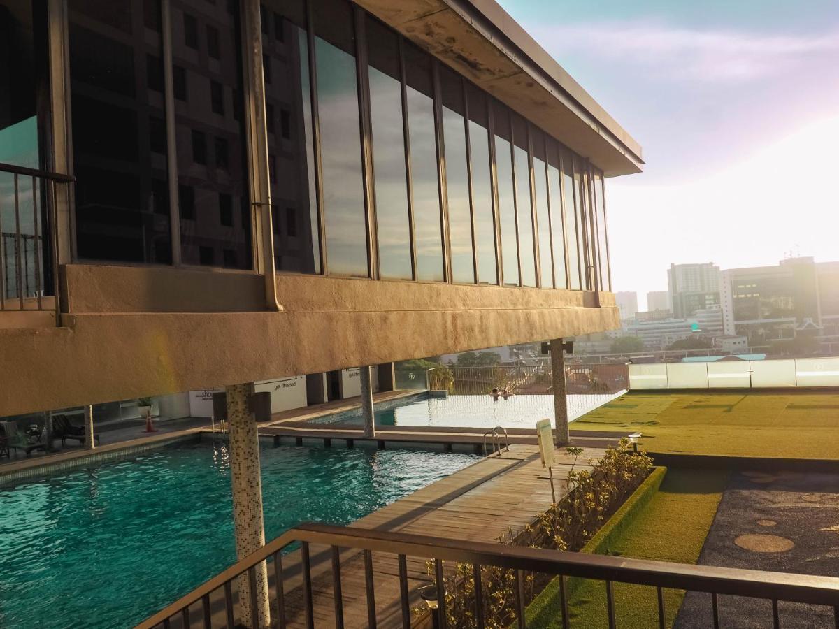The Honeymoon Haven - 99 Residences Malacca Extérieur photo